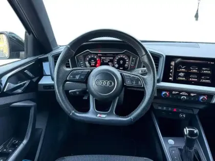 Photo 32 Audi A1  Sportback 40 TFSI 200 ch S tronic 6