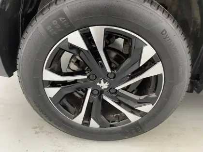 Photo 16 Peugeot 2008  PureTech 100 S&S BVM6