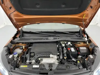 Photo 20 Peugeot 2008  PureTech 100 S&S BVM6