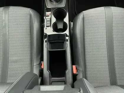 Photo 26 Peugeot 2008  PureTech 100 S&S BVM6