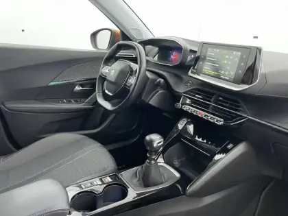 Photo 30 Peugeot 2008  PureTech 100 S&S BVM6