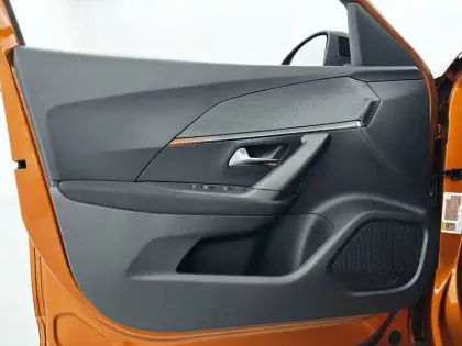 Photo 10 Peugeot 2008  BlueHDi 110 S&S BVM6