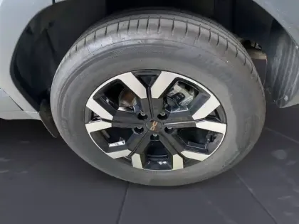 Photo 8 Dacia Duster  Hybrid 140