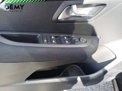 Photo 14 Peugeot 208  PureTech 75 S&S BVM5