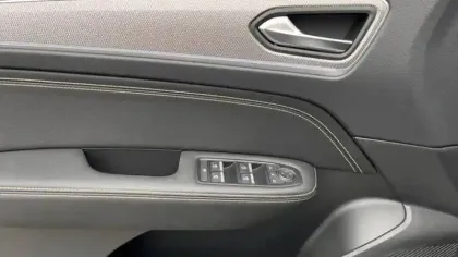 Photo 18 Renault Arkana  E-Tech full hybrid 145 GSR2