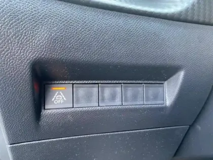 Photo 10 Peugeot 2008  e- 136ch GT Line