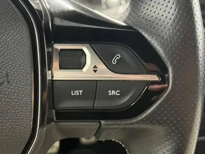 Photo 29 Peugeot 208  e- 136ch GT