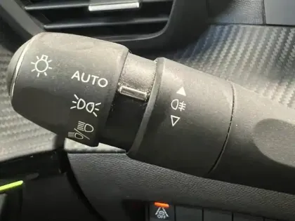 Photo 27 Peugeot 208  e- 136ch GT