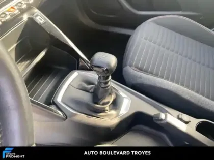 Photo 13 Peugeot 2008  1.2 PureTech 100ch S&S Active Business