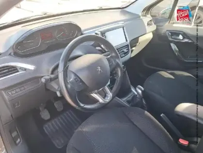 Photo 29 Peugeot 208  1.2 PureTech 82ch Tech Edition 5p GPS