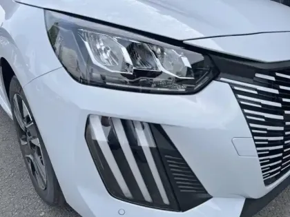 Photo 35 Peugeot 208  Hybrid 110 e-DCS6