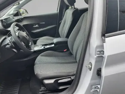 Photo 30 Peugeot 208  Hybrid 110 e-DCS6