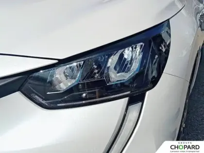 Photo 21 Peugeot 208  PureTech 100 S&S EAT8