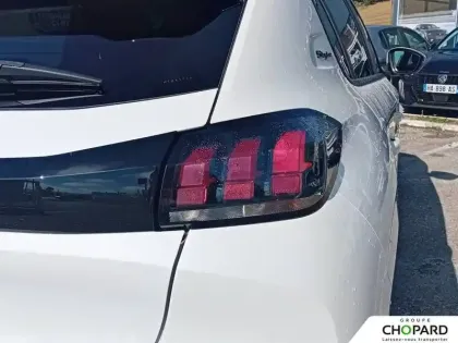 Photo 22 Peugeot 208  PureTech 100 S&S EAT8