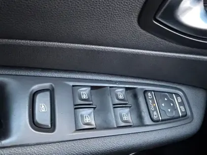 Photo 21 Renault Captur  dCi 90 EDC