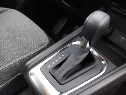 Photo 13 Renault Captur  E-Tech full hybrid 145 ch