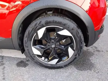 Photo 18 Renault Captur  E-Tech full hybrid 145 ch