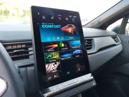 Photo 19 Renault Captur  E-Tech full hybrid 145 ch