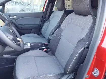 Photo 8 Renault Captur  E-Tech full hybrid 145 ch