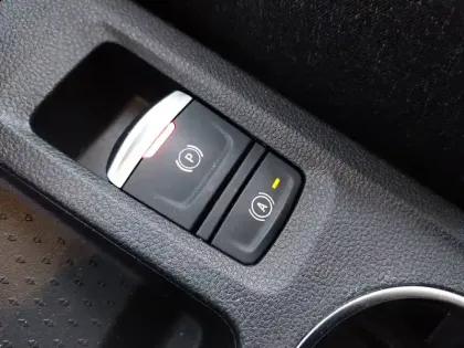 Photo 26 Renault Captur  E-Tech full hybrid 145 ch