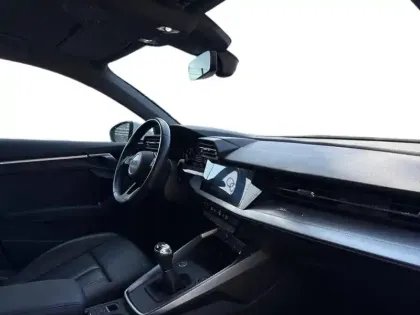 Photo 30 Audi A3  Berline 30 TFSI 110