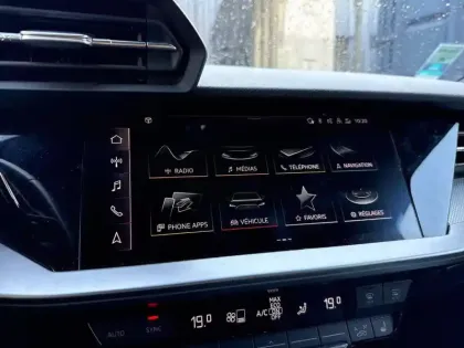 Photo 17 Audi A3  Berline 30 TFSI 110