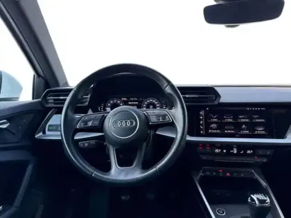 Photo 33 Audi A3  Berline 30 TFSI 110