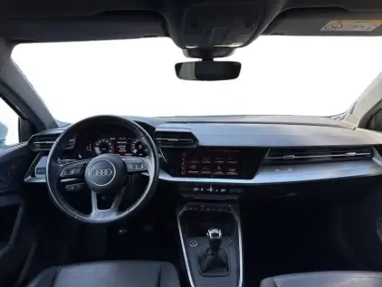 Photo 32 Audi A3  Berline 30 TFSI 110