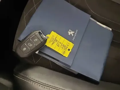 Photo 11 Peugeot 208  PureTech 130 S&S EAT8