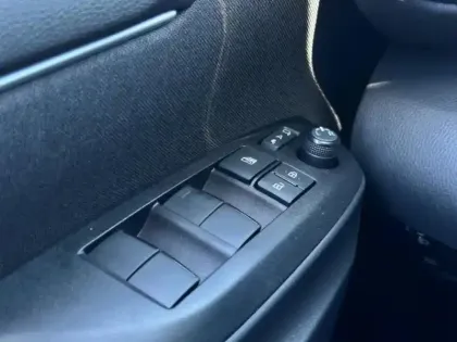 Photo 13 Mazda Mazda2 Mazda 2 Hybrid 1.5 Hybrid 116ch Homura 2024