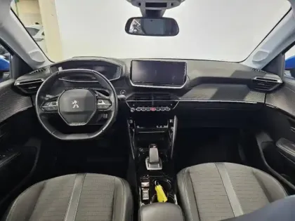 Photo 12 Peugeot 208  e- 136ch Allure Business