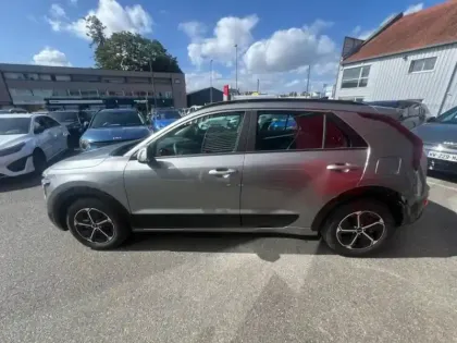 Photo 6 Kia Niro  1.6 GDi 129ch HEV Active DCT6