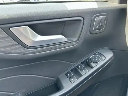 Photo 5 Ford Kuga 2.5 Duratec 243ch Hybride Rechargeable Active X Powershift