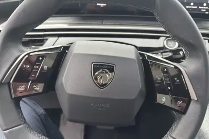 Photo 16 Peugeot 3008  Hybrid 145 e-DCS6