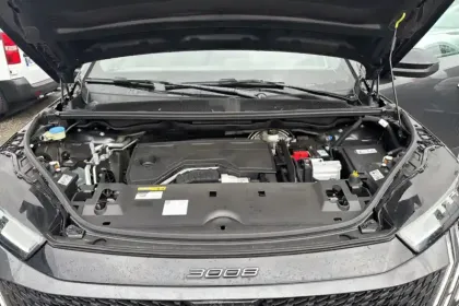 Photo 13 Peugeot 3008  Hybrid 145 e-DCS6