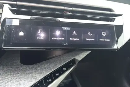 Photo 17 Peugeot 3008  Hybrid 145 e-DCS6