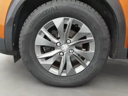Photo 43 Peugeot 2008  PureTech 100 S&S BVM6