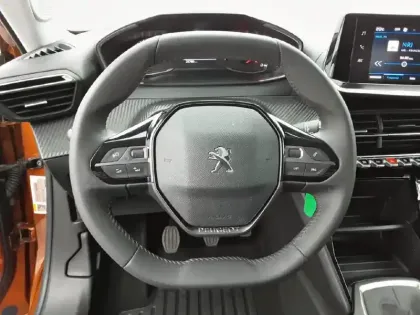 Photo 39 Peugeot 2008  PureTech 100 S&S BVM6