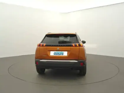 Photo 35 Peugeot 2008  PureTech 100 S&S BVM6
