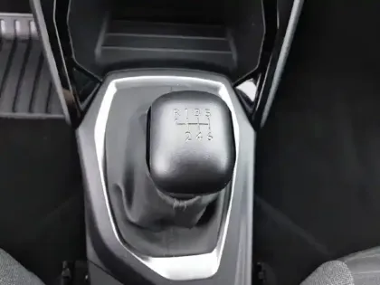 Photo 44 Peugeot 2008  PureTech 100 S&S BVM6