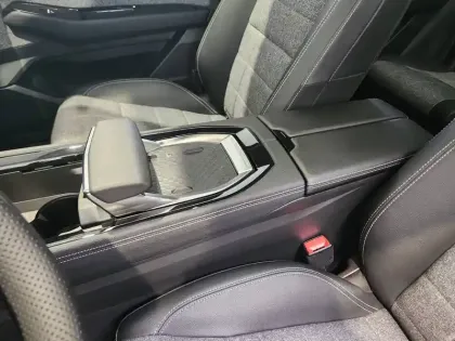 Photo 6 Renault Espace  E-Tech full hybrid 200 GSR2