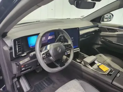 Photo 4 Renault Espace  E-Tech full hybrid 200 GSR2