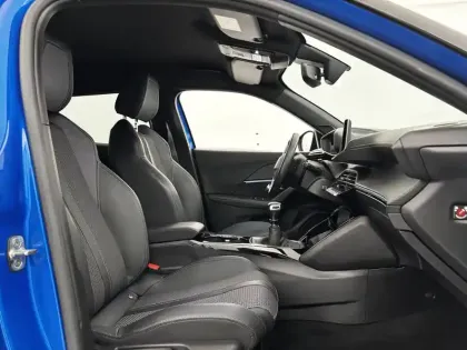 Photo 11 Peugeot 2008  BlueHDi 110 S&S BVM6