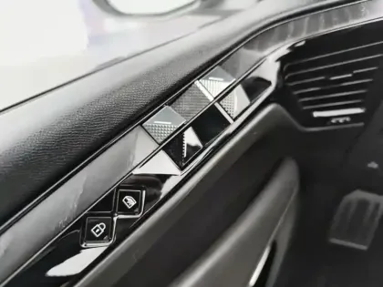 Photo 18 DS DS 4  Hybride Rechargeable 225 EAT8 Etoile - Alcantara