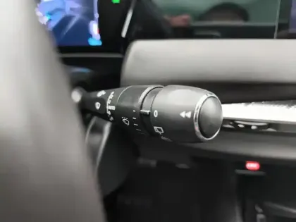 Photo 16 DS DS 4  Hybride Rechargeable 225 EAT8 Etoile - Alcantara