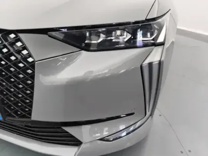 Photo 13 DS DS 4  Hybride Rechargeable 225 EAT8 Etoile - Alcantara