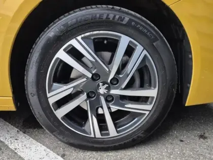 Photo 23 Peugeot 208  1.2 PureTech 100ch S&S Style