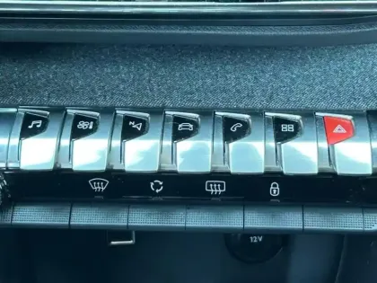 Photo 13 Peugeot 3008  1.2 PureTech 130ch Allure S&S EAT8 109g