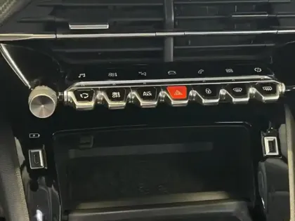 Photo 13 Peugeot 2008 Gén. II Ph1 NG Allure 5