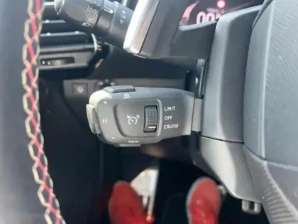 Photo 14 DS DS 7  1.6 Plug-in Hybrid 225ch Edition France